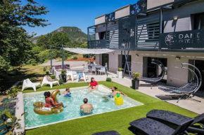 DANDELION GITE SPA Gorges du Tarn piscine jacuzzi rivière vue exceptionnelle villa nature design